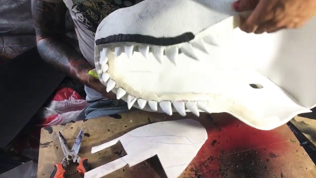 Tutorial de Dientes de goma eva para cosplay de bestias o monstruo/ mosnter  teeth tutorial - YouTube