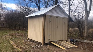 DIY Low cost pallet shed.  How I Built a pallet shed.