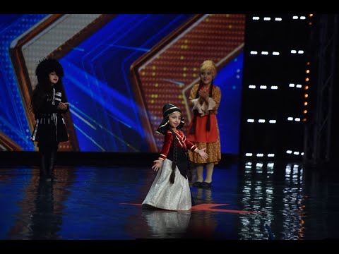 პაწაწინა ქართულის მოცეკვავეები | Little Dancers of Georgian Folk