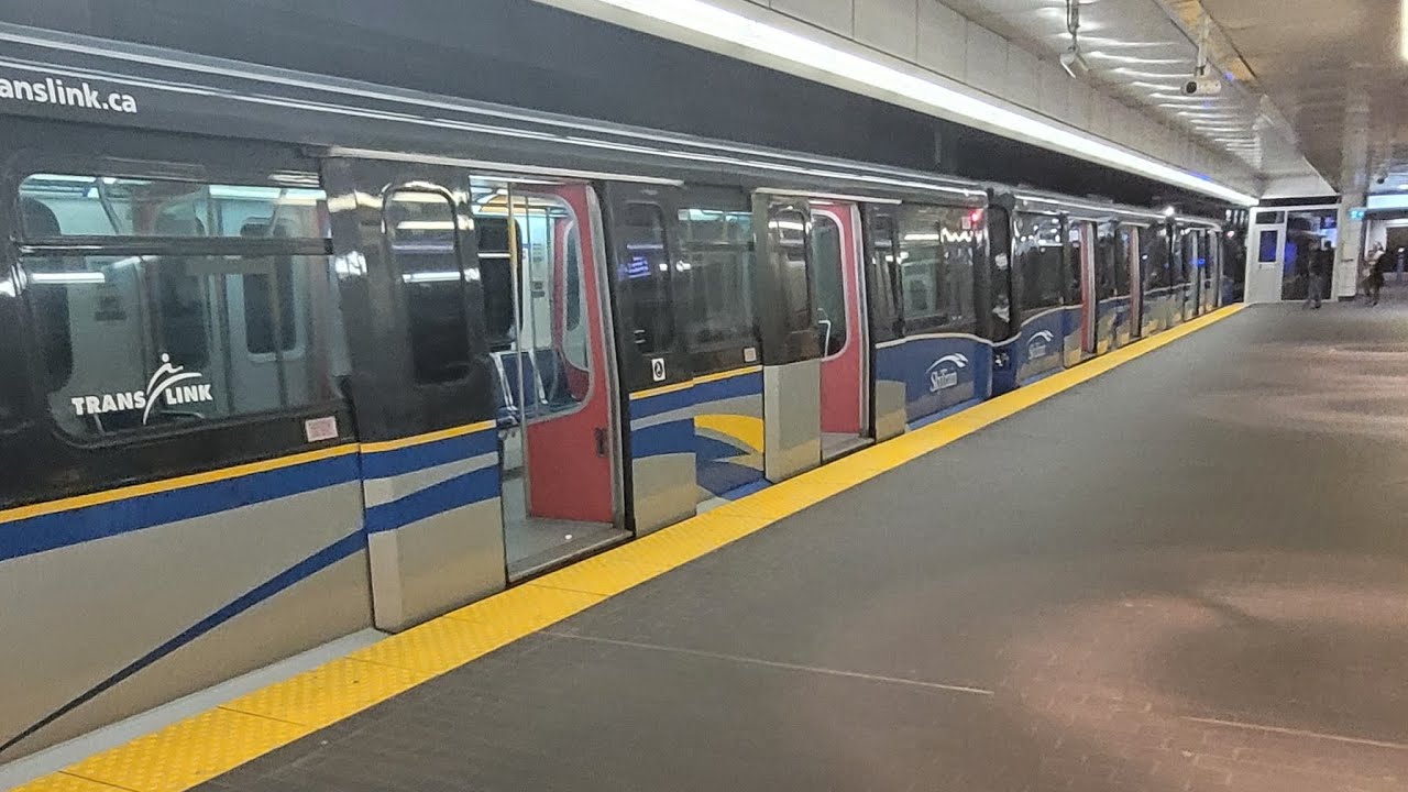 🚉 20 Min Skytrain Compliation - YouTube