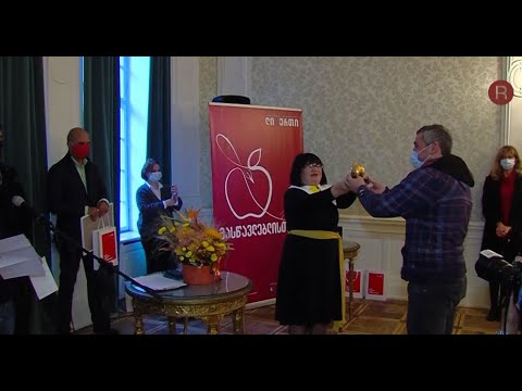 „ვწერ მასწავლებლისთვის“ - ლიბერთი ბანკმა ლიტერატურული კონკურსის გამარჯვებული დააჯილდოვა 11.10.2021