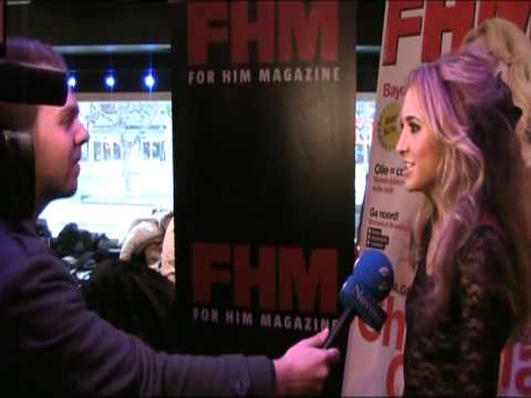 Coveronthulling FHM met Christina Curry