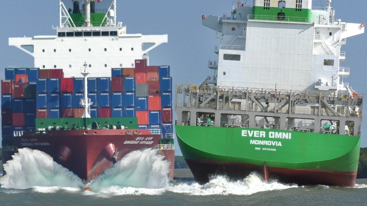 Side by Side Passage of Giant Container Ships #shipspotting