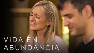 Video thumbnail of "Vida en Abundancia | Athenas - Música Católica"