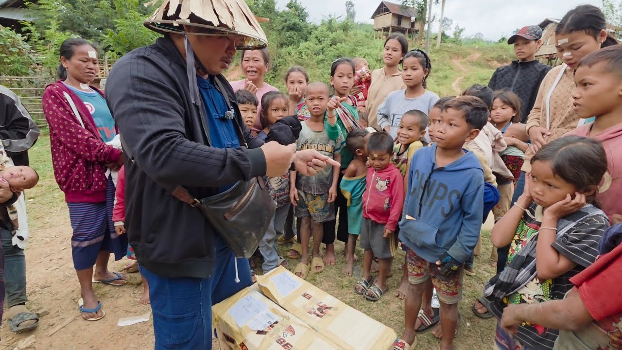 #เที่ยวลาว#สาวลาว พาชมบรรยากาศหมู่บ้านชนบทในเมืองเซโปน #แขวงสะหวันนะเขต แบ่งปันขนมเด็กๆ#สปปลาว 