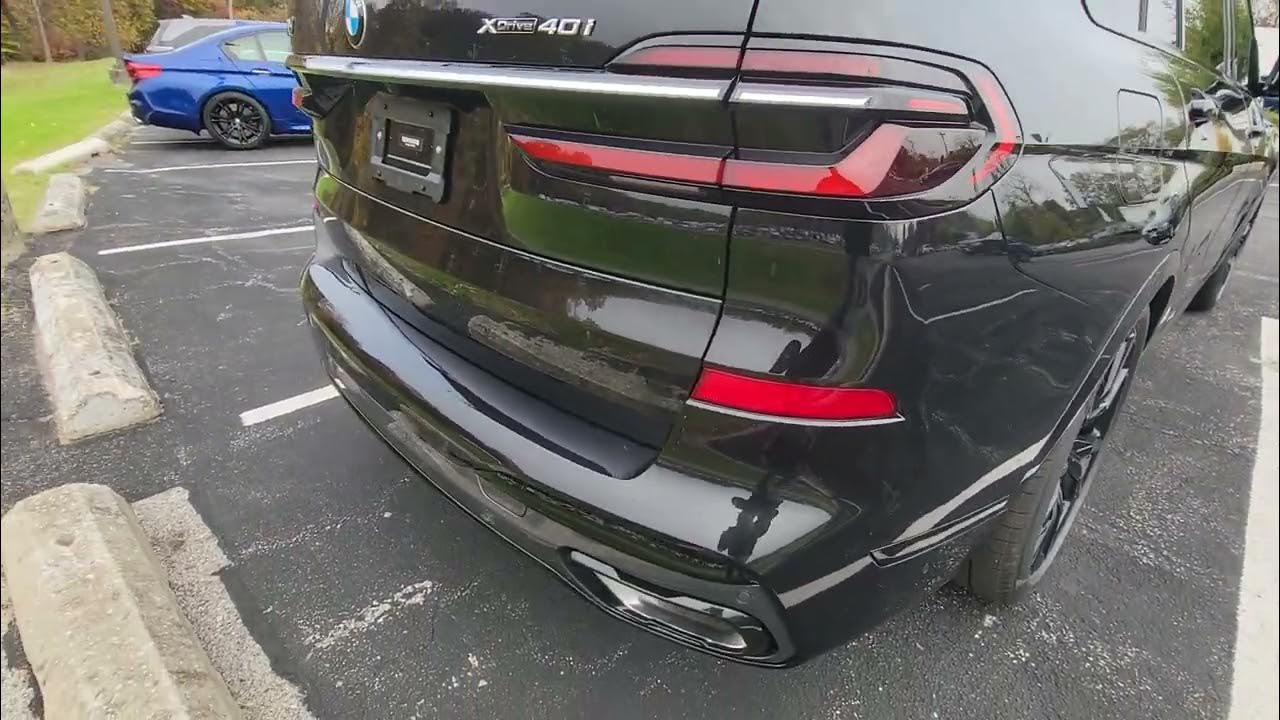 2023 BMW X7 - Black Saphire Metallic - YouTube