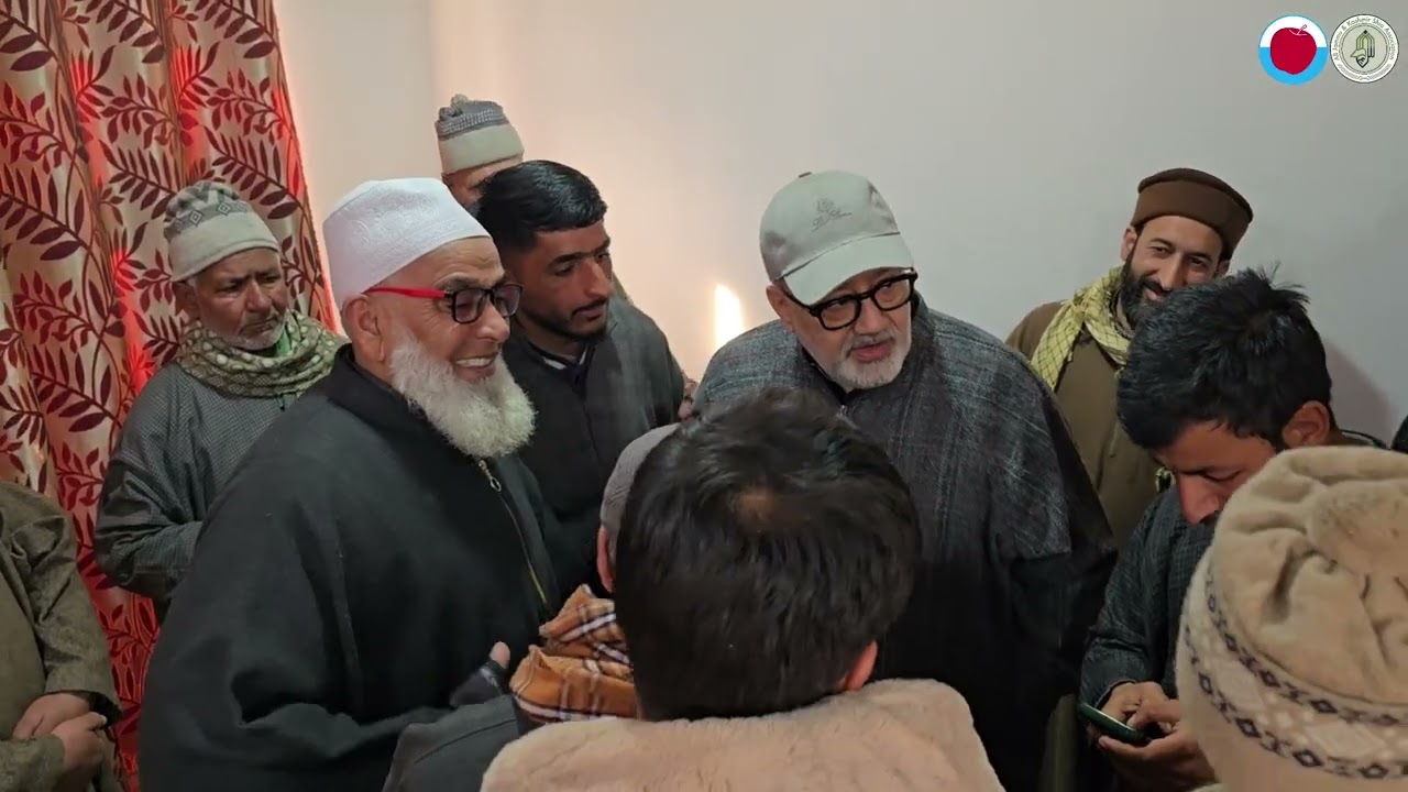 Molvi Imran Reza Ansari visited Sultanpora Pattan. 