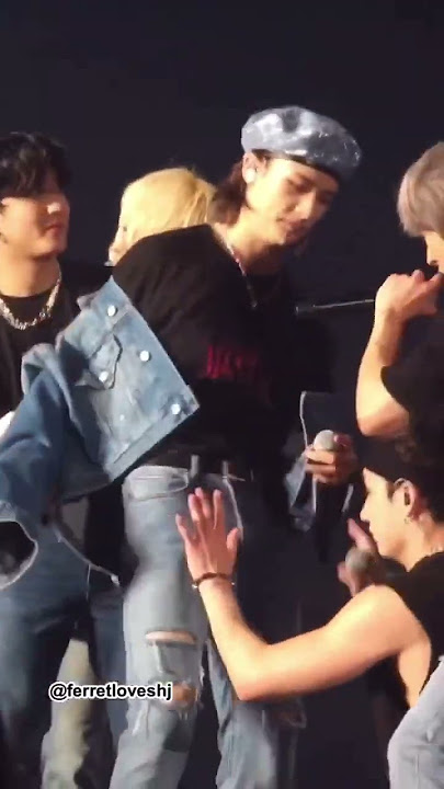 Hyunjin what are you doing oh my god #hyunjin #bangchan #straykids #skzconcert