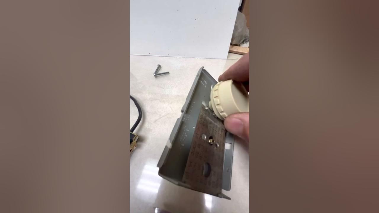 Electric baseboard heater wont shut off YouTube