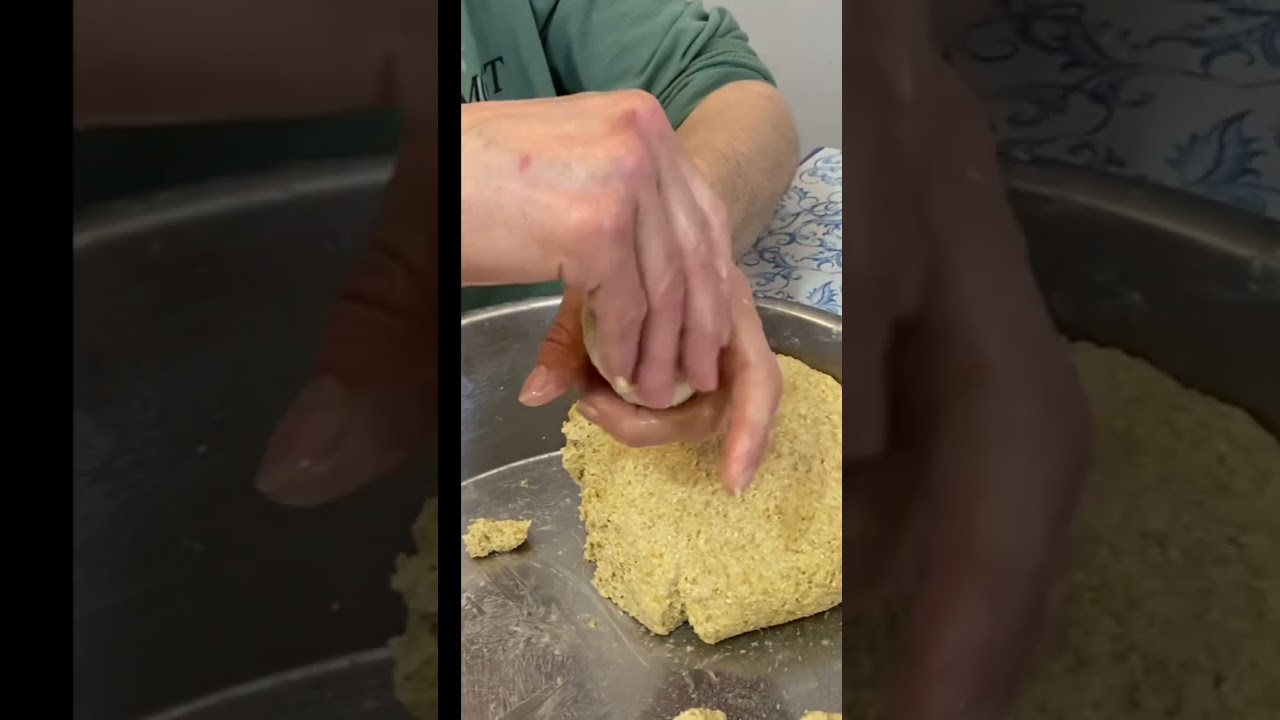 Ispanaklı içli köfte 🥬 / #diy #pratiktarifler #yemektarifleri #food #keşfetbeniöneçıkar Ispanaklı içli köfte 🥬 / #diy #pratiktarifler #yemektarifleri #food #keşfetbeniöneçıkar