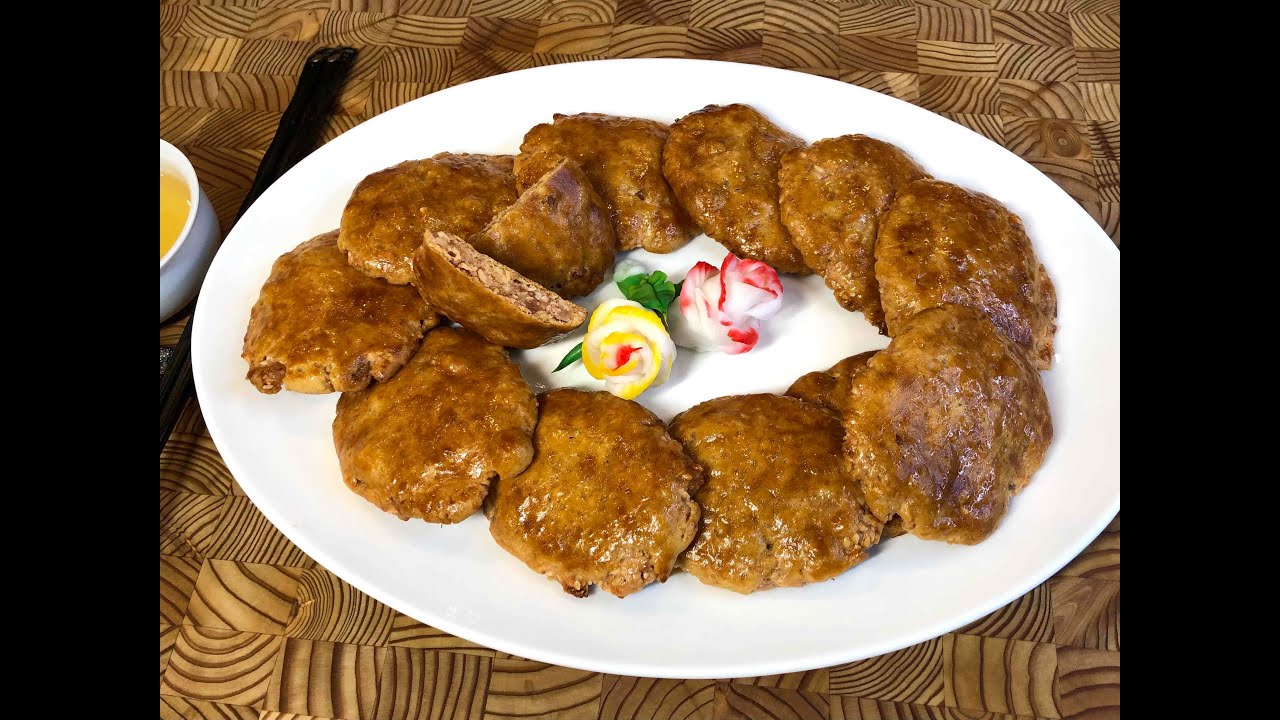 [南乳雞仔餅]-香脆惹味可口，濃濃蒜🧄香，惹味南乳，咸甜適中，冰肉爽甜，果仁甘香，芝麻香溢，馳名中外廣東美點，茶余飯後，日常小食，挺受大衆歡迎👏。