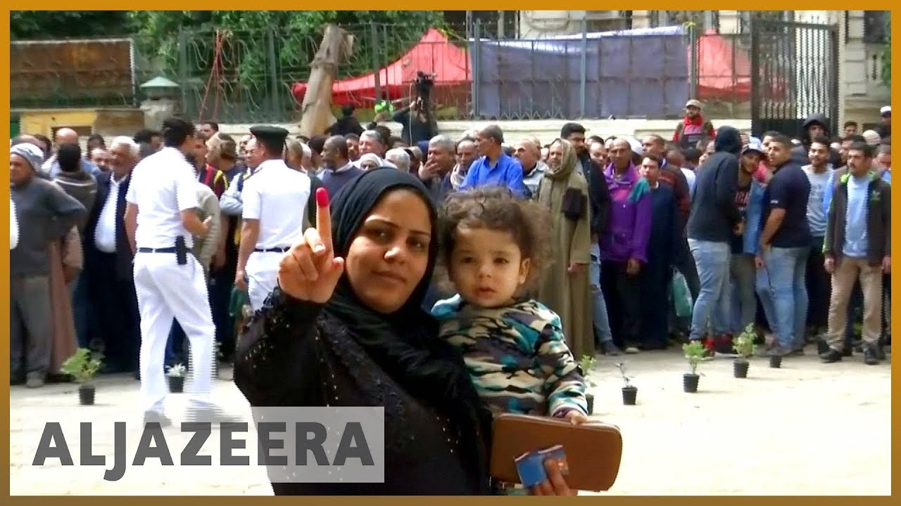 مصر تصوّت في استفتاء يهدف إلى تمديد حكم السيسي حتى عام 2030 | الجزيرة الإنجليزية