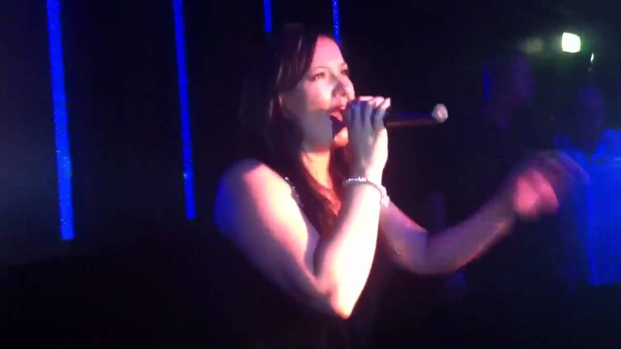 Amanda Wilson - Seek Bromance (Live at Club Revenge, Brighton)nce - YouTube