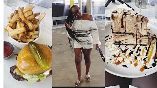 Spend the day with me | Lunch date | Blackened chicken burger | Moxies Fort Lauderdale