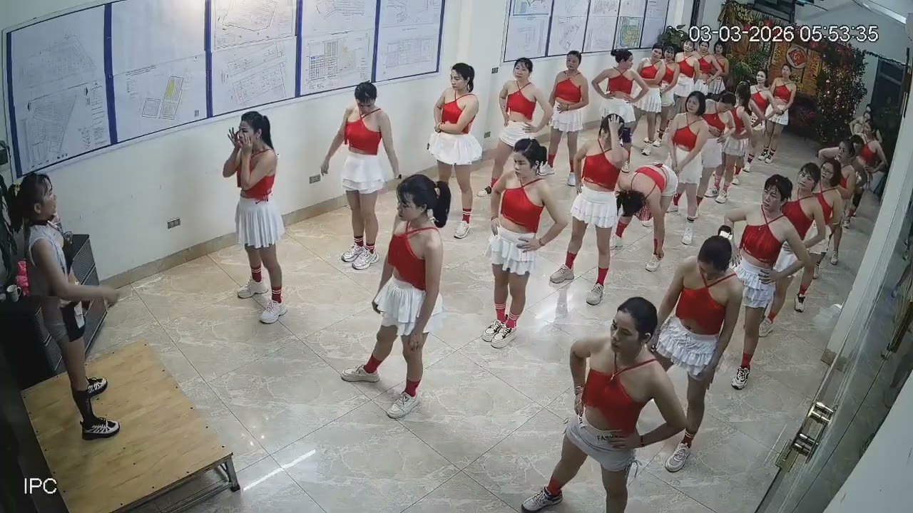 Đồng phục siêu chất lượng cùng bước nhảy cực phiêu của chị em Clb Aerobic Bđs An Nhiên!