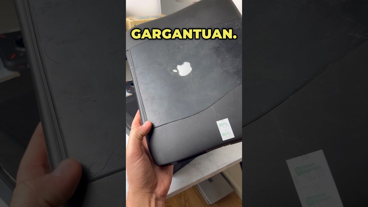 it's 1998: your MacBook is 7lb.🤣💀 #shorts - YouTube