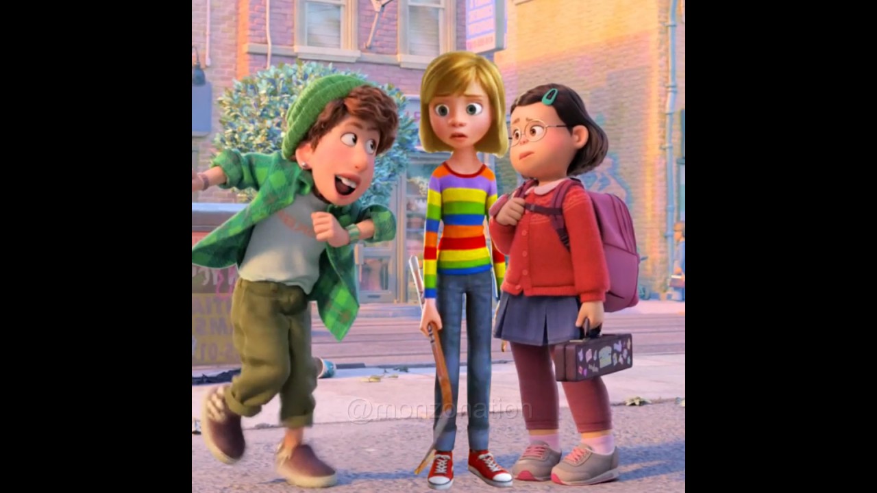 Riley is in Turning Red and bonds with Mei Lee 