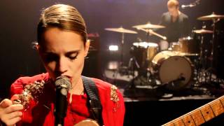 Anna Calvi - Wolf Like Me (Live - Somewhere Along The Line, Part Two)