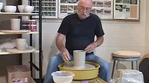 How To Throw on the Potter's Wheel with Dee Schaad...