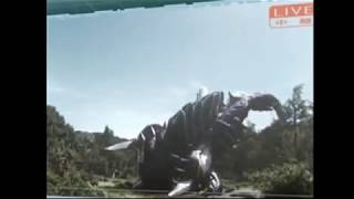 ウルトラマンメビウス ディノゾール リバース変身シーン Youtube