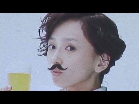 永作博美　一人ニ役で"ヒゲ"の夫役を好演！