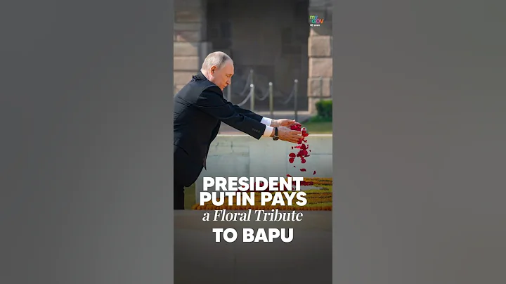 President Putin offers floral tribute to Mahatma Gandhi at Rajghat