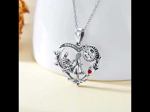 Жіночий кулон підвіска на ланцюжку Аліса в Країні чудес у формі серця карти чирва і самої Аліси та зайчика, видео 1