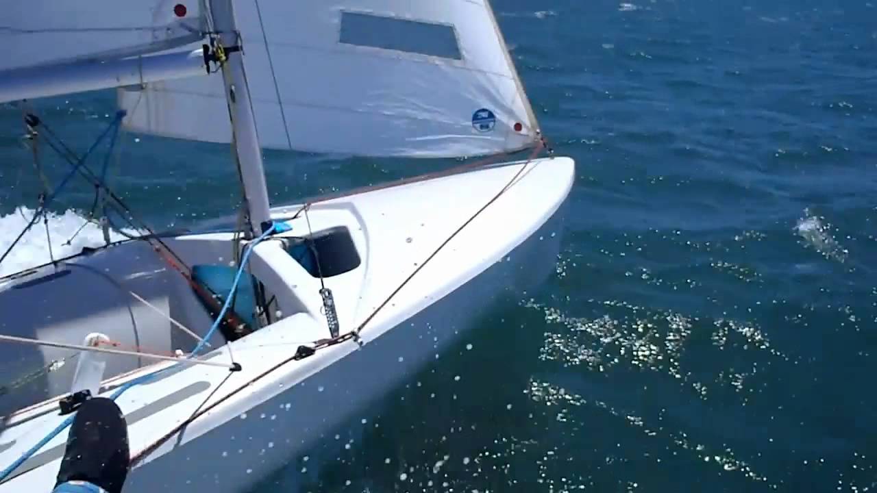 how to crew a 420 sailboat