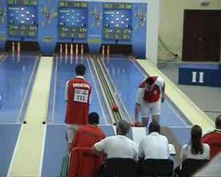 Svjetski rekord u kuglanju - YouTube