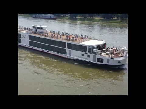 Video: Elbas upes kruīza kuģi – Viking Beyla, Viking Astrilld