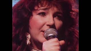 Kate Bush with David Gilmour - Running Up That Hill (Live at The Third Secret Policeman's Ball 1987)