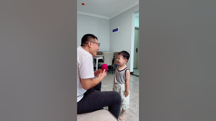 爸爸正在教儿子喊爸爸！不料却被宝宝喊出360度大转弯😂实在太逗了爸爸带娃 人类幼崽小奶音