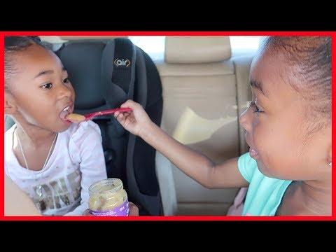 Mommy Drives Her Hungry Baby To The Store | Pretend Play