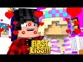 Minecraft BABY LEAH KISSING A BOY FOR THE FIRST TIME!!!