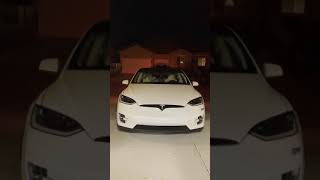 Tesla Model X dancing mode