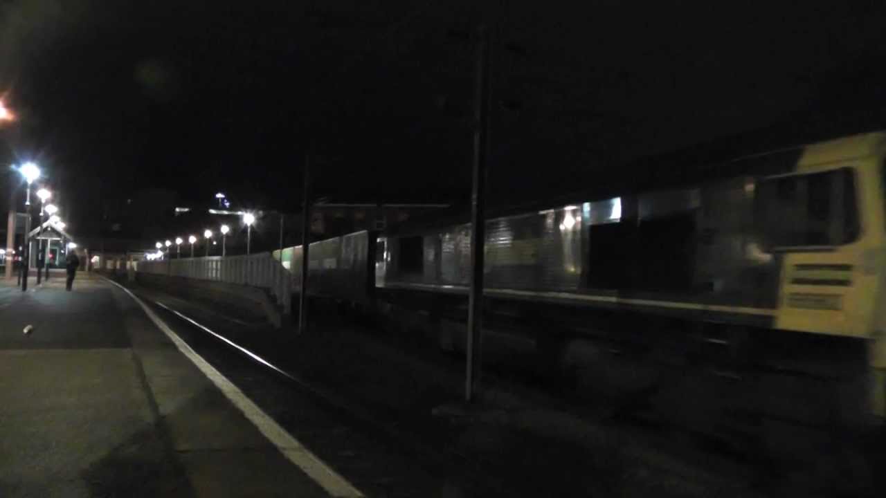 Class 66 Horn Battle at Doncaster 08/12/2012 classlink