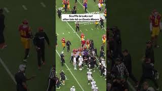 Details Late hit on Dante Moore causes tensions to flare between Oregon and USC #football #oregon #usc #cfb Guide