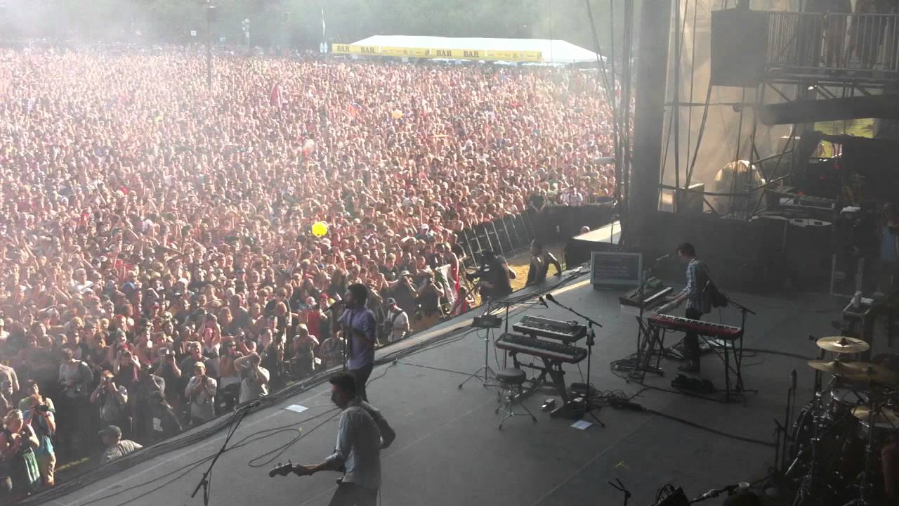 Passion Pit - Take A Walk (Side stage) (Lollapalooza, Chicago IL 08/03/2012)