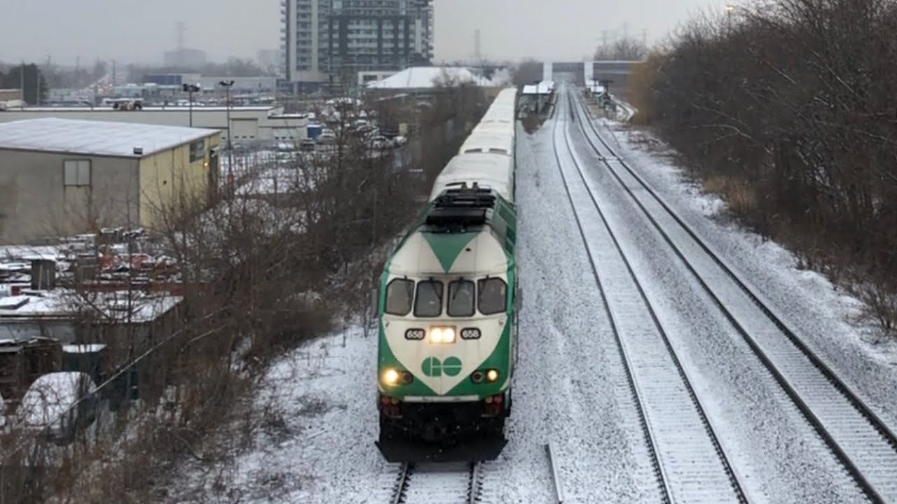 Go Train 658 (Nice Driver) - YouTube