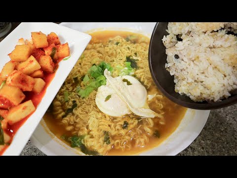 구수한 스낵면에 마무리 식은밥 말아서 새콤한 깍두기랑 먹방!! snack ramyun, rice,cubed radish kimchi MUKBANG