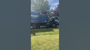 Republic Services ACX Autocar HeilDuraPack Python garbage truck