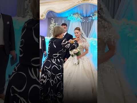 العرسان يتذوقوا العسل🍯 عاداتنا