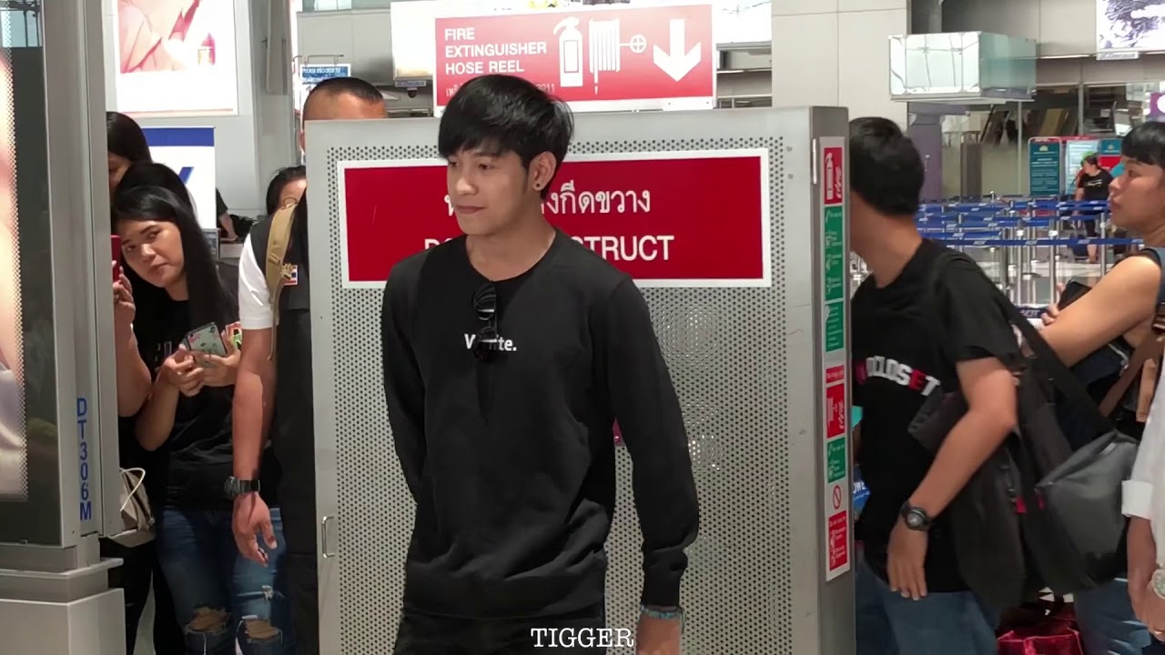 [FANCAM] Krist&Singto Heading to Singapore @ Suvarnabhumi Airport 30-06-2018