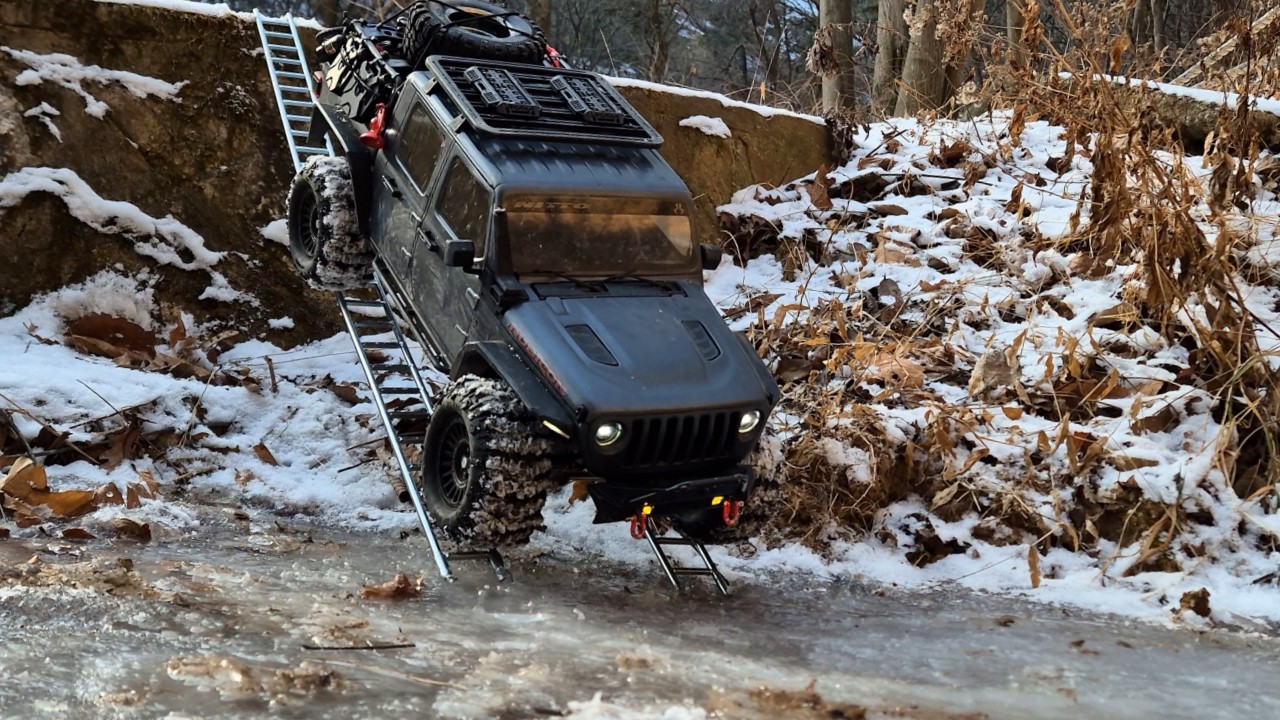 Overland Rccrawler RC Axial SCX10 III Jeep Gladiator overland Scale Crawler Offroad - YouTube