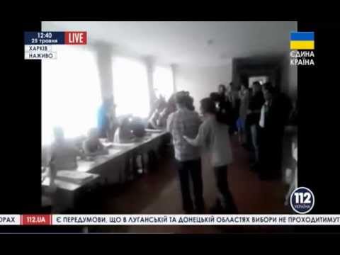 Михаил Добкин голосует в Харькове без очереди