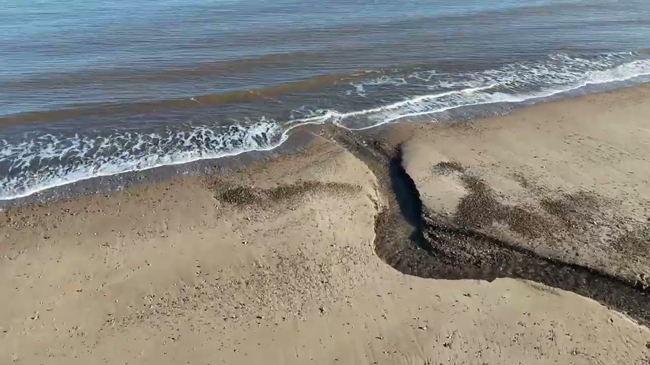 Scratby Norfolk near Great Yarmouth LIVING ON THE EDGE 👀