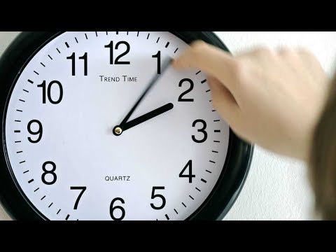 Video: Perché Abbiamo L'ora Legale (oggettivamente Terribile)