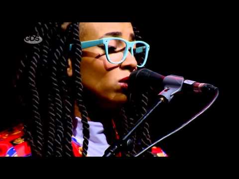 ბასისტი და ვოკალისტი ესპერანსა სპალდინგი თბილისის ჯაზ-ფესტივალზე