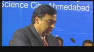 Mukesh Ambani, CMD, Reliance Industries Limited(RIL) applauds Narendra Modi, CM of Gujrat