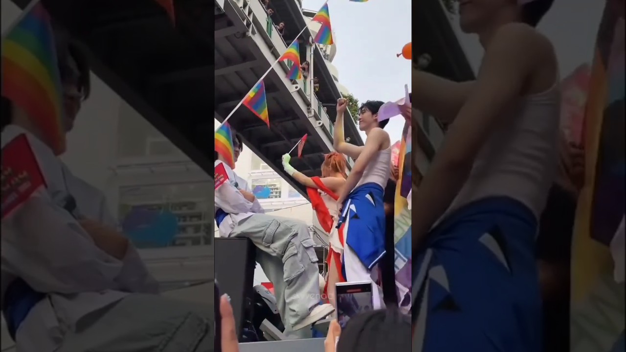 just Aou casually dancing in front of Boom 